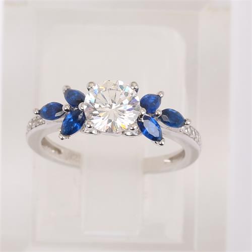 China blue sapphire rings with cz for party from China factory